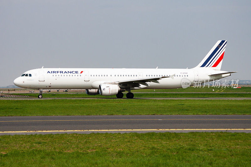 法航空客A321 F-GTAY客机在巴黎戴高乐机场起飞起飞